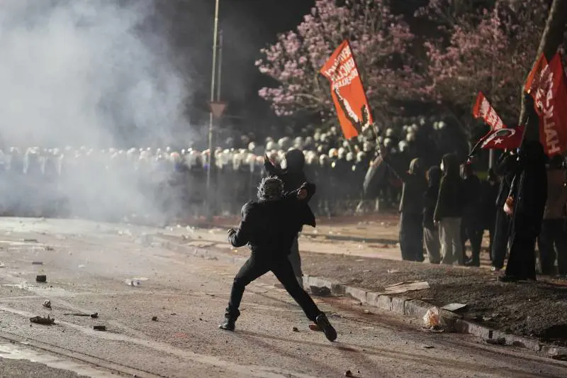 Giudici confermano l'arresto del sindaco di Istanbul: "Esecuzione senza processo"