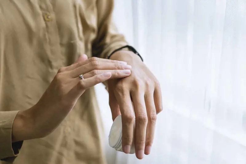 Xerosi negli over 60, quali sono le cause e come curarla