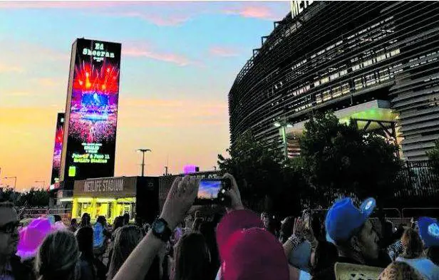Stadio, nodo case e società: rogito tra agosto e settembre