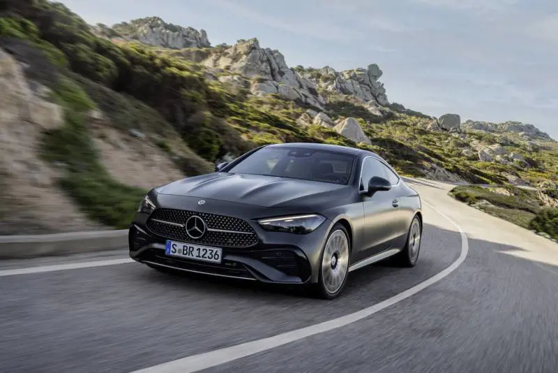 Mercedes CLE Coupè 200: eleganza e stile, anche mild-hybrid benzina