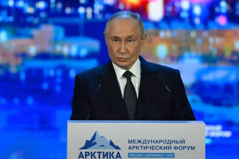 Putin: "Sulla Groenlandia Trump fa sul serio" e avverte: "Manderemo truppe nell'Artico"
