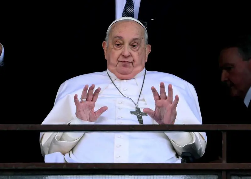 "Tornerà a governare ma non come prima". Sarà una Pasqua senza il Papa?