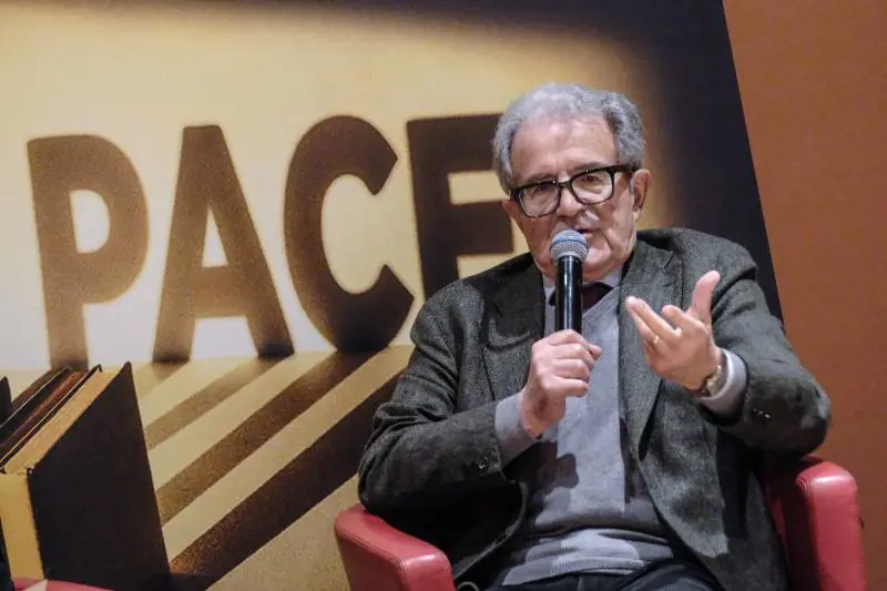 Prodi e il piano anti-Schlein: arruolare Franceschini per rottamare la leader del Pd