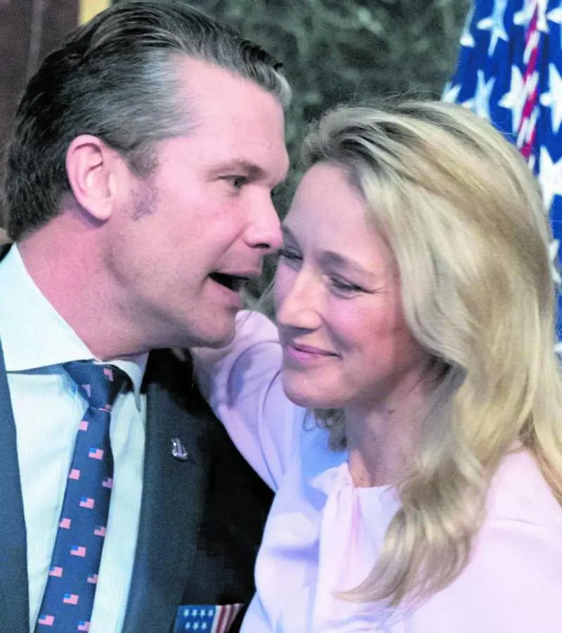 Nuove accuse a Hegseth: "La moglie con lui a due incontri sensibili"