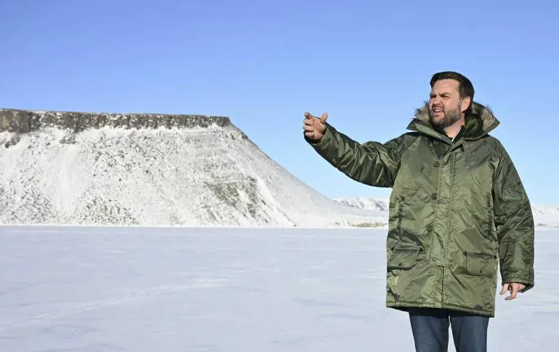 Donald all'attacco (con il Pentagono) sulla Groenlandia. "Pronti a prenderla anche con la forza"