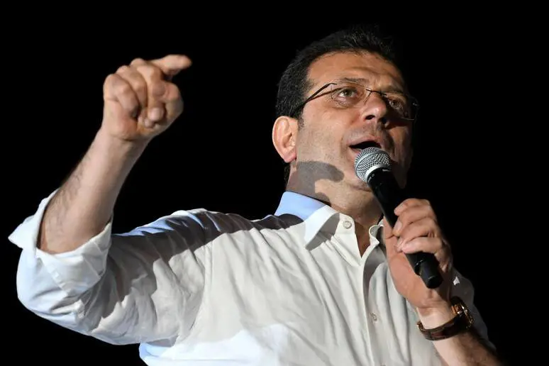 Appello Imamoglu: "Restiamo uniti"