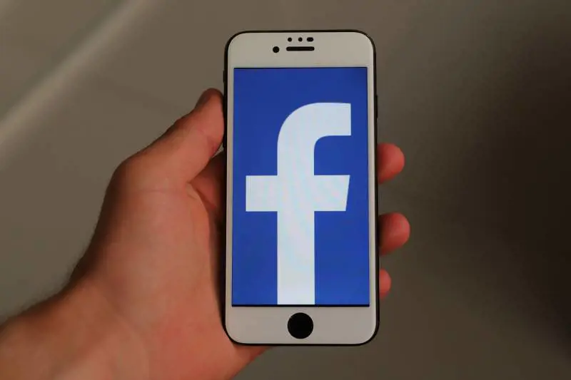 Chiuso "Mia Moglie", il gruppo Facebook con le foto rubate: ma nascono subito i cloni