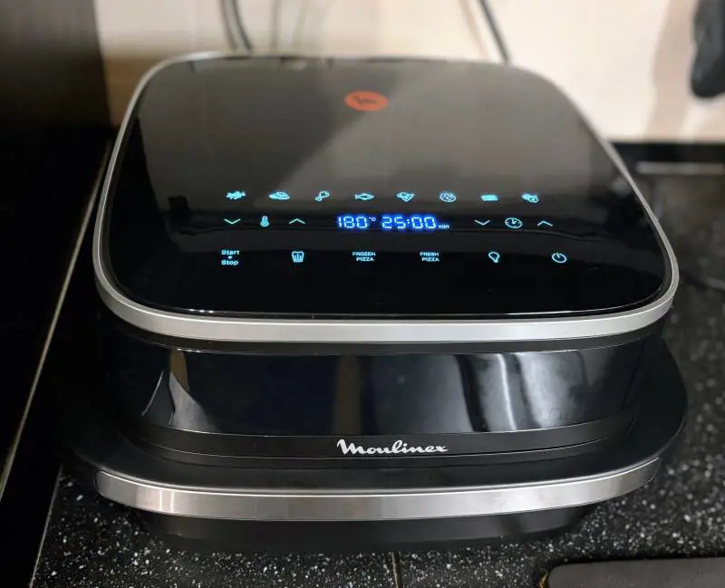 Moulinex Easy Fry XL Surface: piccola fuori, maxi dentro. La nostra prova