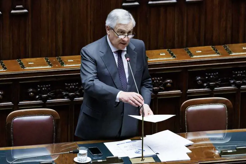 Ue, i tre voti diversi della maggioranza