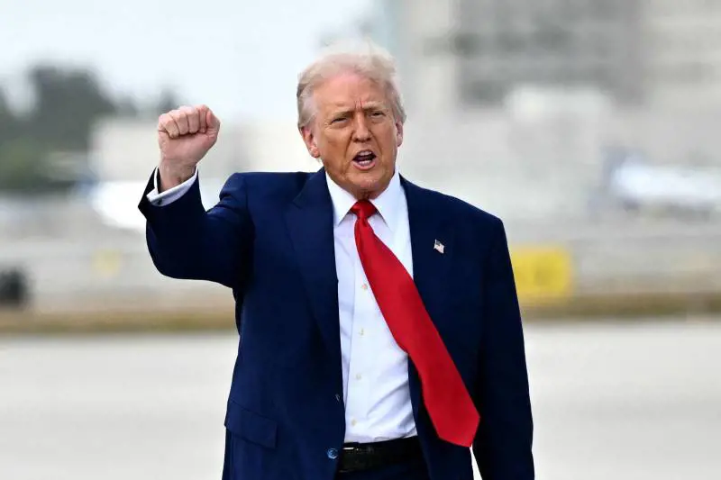 Trump tira dritto ma perde un ministro