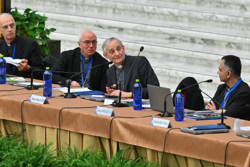 Scontro su gay e donne, slitta il Sinodo