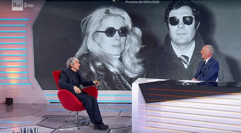 L'attore Sergio Rubini durante il programma "Un alieno in patria", condotto da Peter Gomez insieme a Manuela Moreno