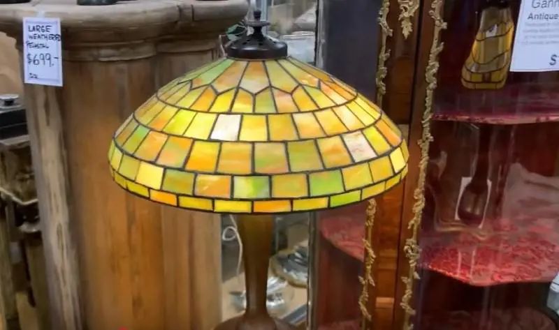 Hai questa lampada? Potrebbe valere una fortuna: ecco quali sono i modelli da collezione