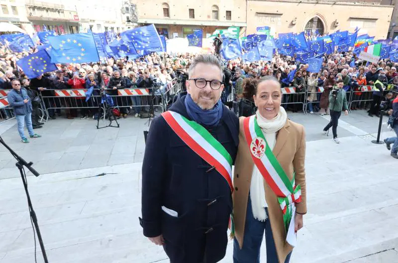 "È la cassa del Pd". Ecco chi ha finanziato la manifestazione di Bologna per il riarmo