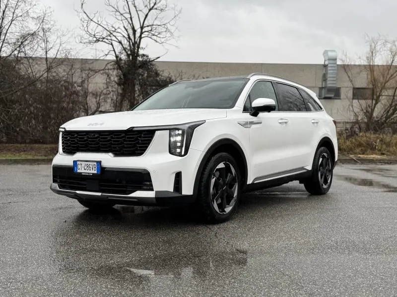 KIA Sorento HEV: quando l’ibrido (full) c’è e funziona bene