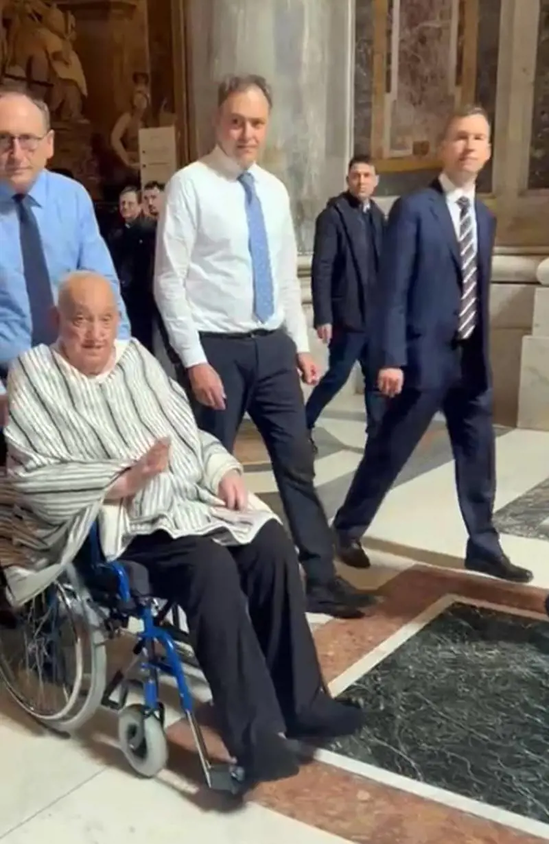Il Papa mette in mostra tutta la sua sofferenza
