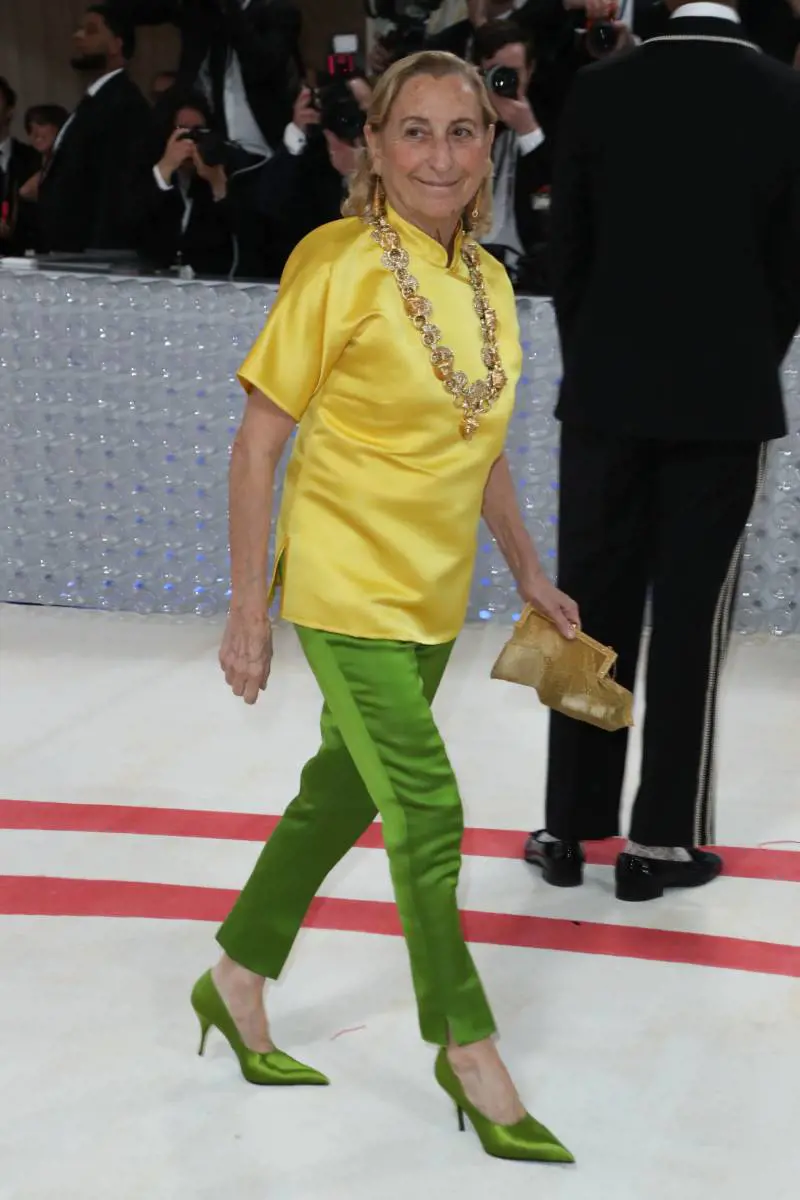 Versace torna in Italia grazie a Prada