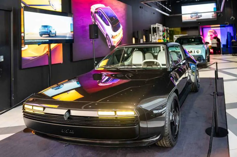 Renault e Alpine disegnano il futuro dell'auto nella smart city alla Design Week