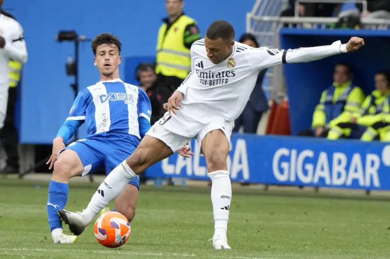 Mbappé, un incubo Real: espulso per un fallo orrendo