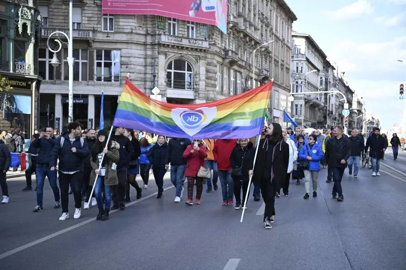 Ungheria, proteste per la nuova stretta contro la comunità Lgbt