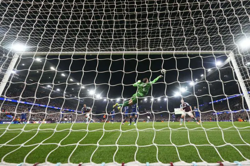 "Grazie Gigio": Donnarumma eroe della Champions, salva il Psg con tre "miracoli"