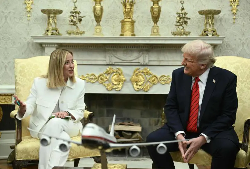 Meloni ponte tra Usa e Ue fa lievitare i consensi per il governo