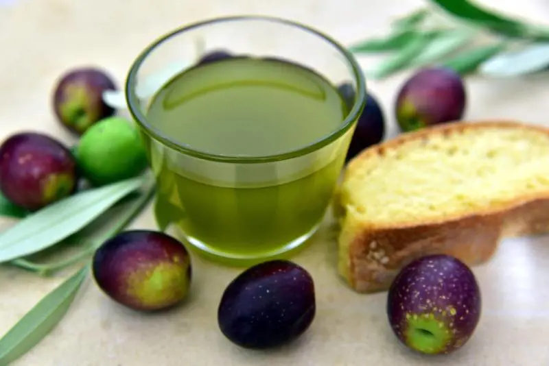 Olio extravergine d’oliva contro colesterolo cattivo e aterosclerosi