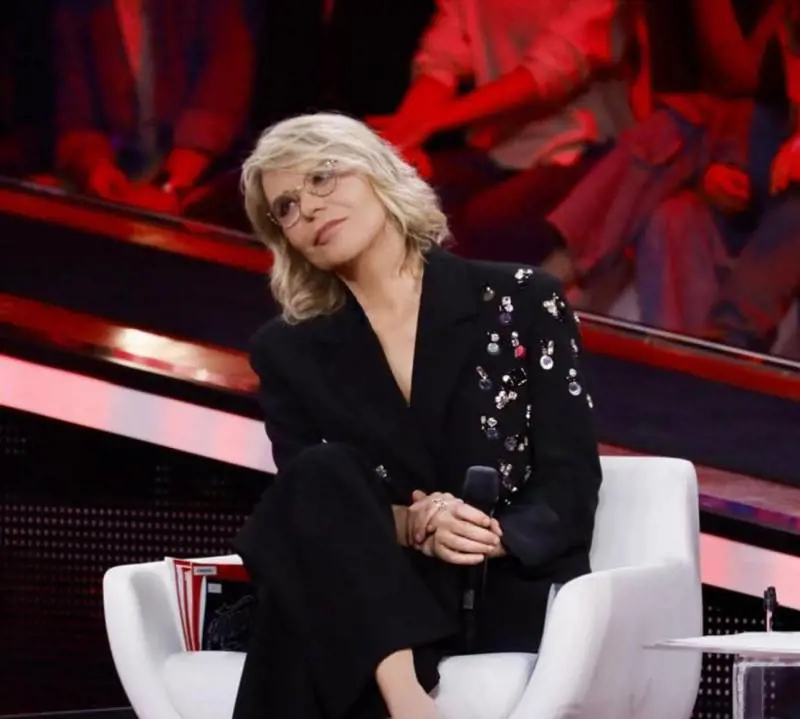 Amici 2025, anticipazioni, eliminati e ospiti della sesta serata