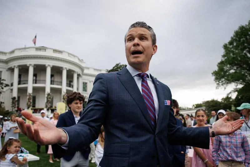 Hegseth nei guai per un'altra chat