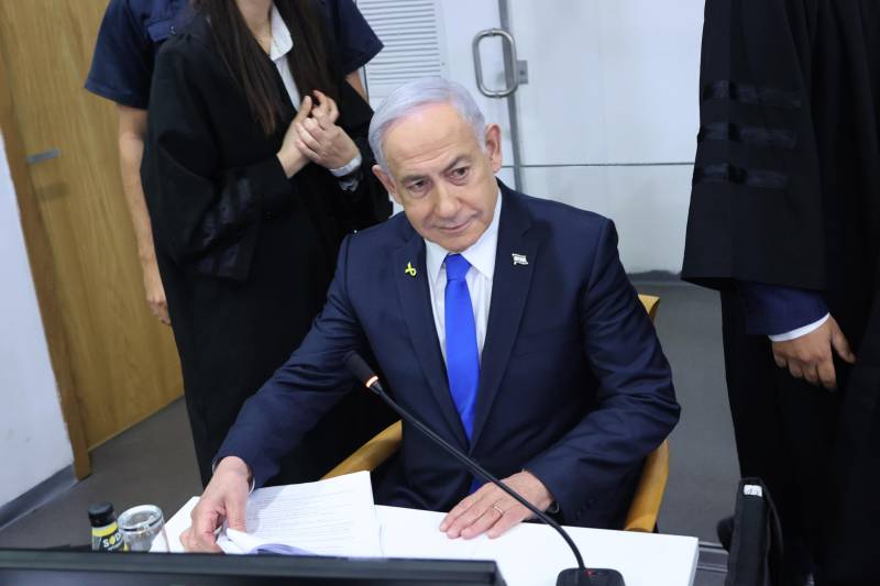 Israele in subbuglio contro Bibi. Bar ultima scusa per spodestarlo