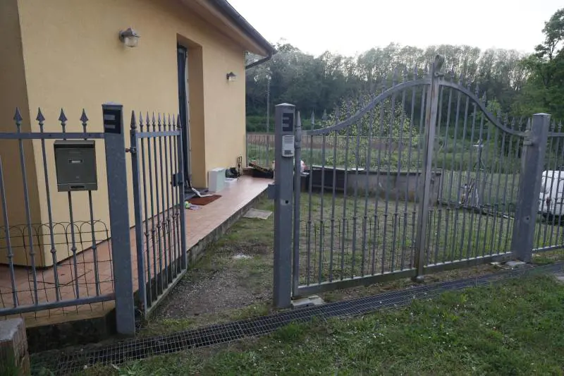 Spara al figlio, tenta il suicidio. È l'esecutore del delitto Gucci