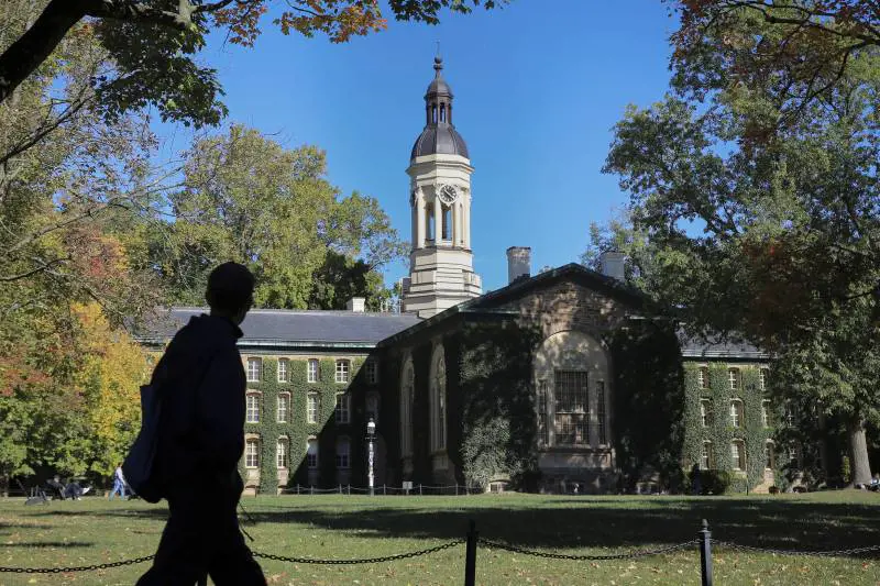 “Non possiamo assumere un uomo bianco”. La rivelazione di un professore sulla svolta woke di Princeton