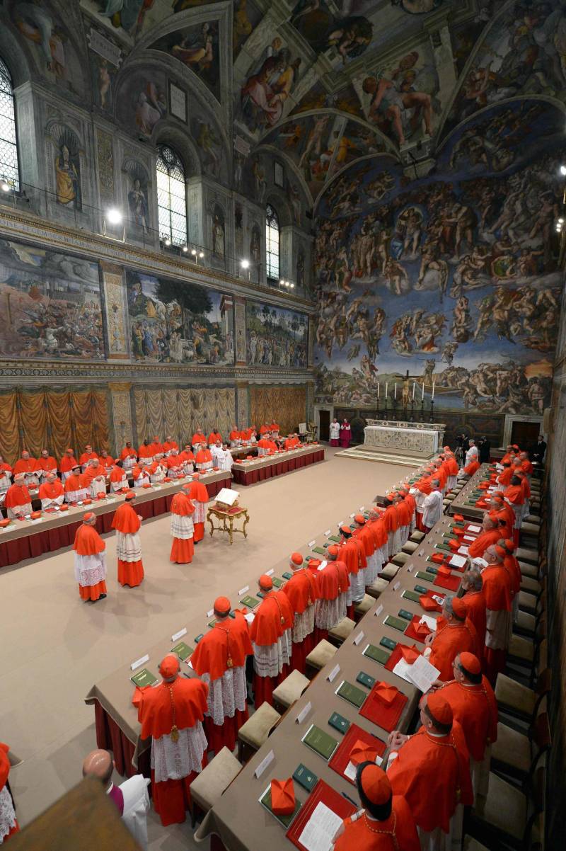 In Conclave con le mascherine, Ursula ci ricasca e Israele: quindi, oggi...