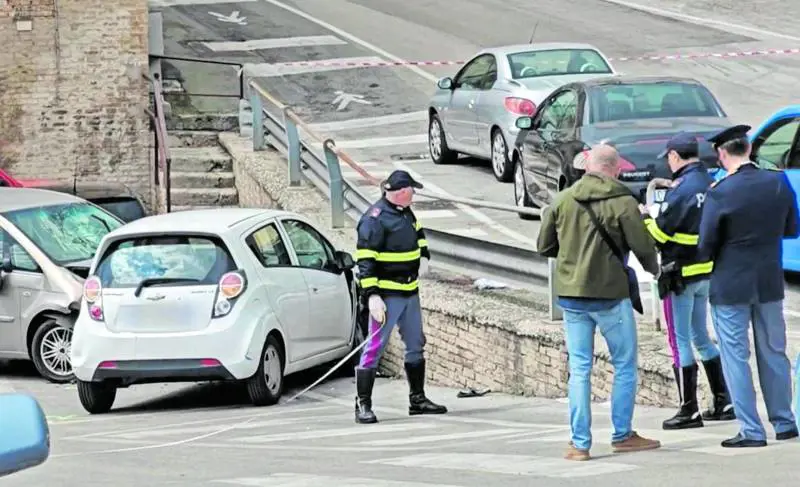 Auto sul corteo a Lanciano: un morto e due feriti