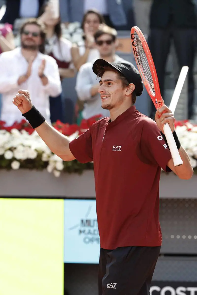 Strepitoso Arnaldi a Madrid: batte Djokovic in due set e avanza al terzo turno