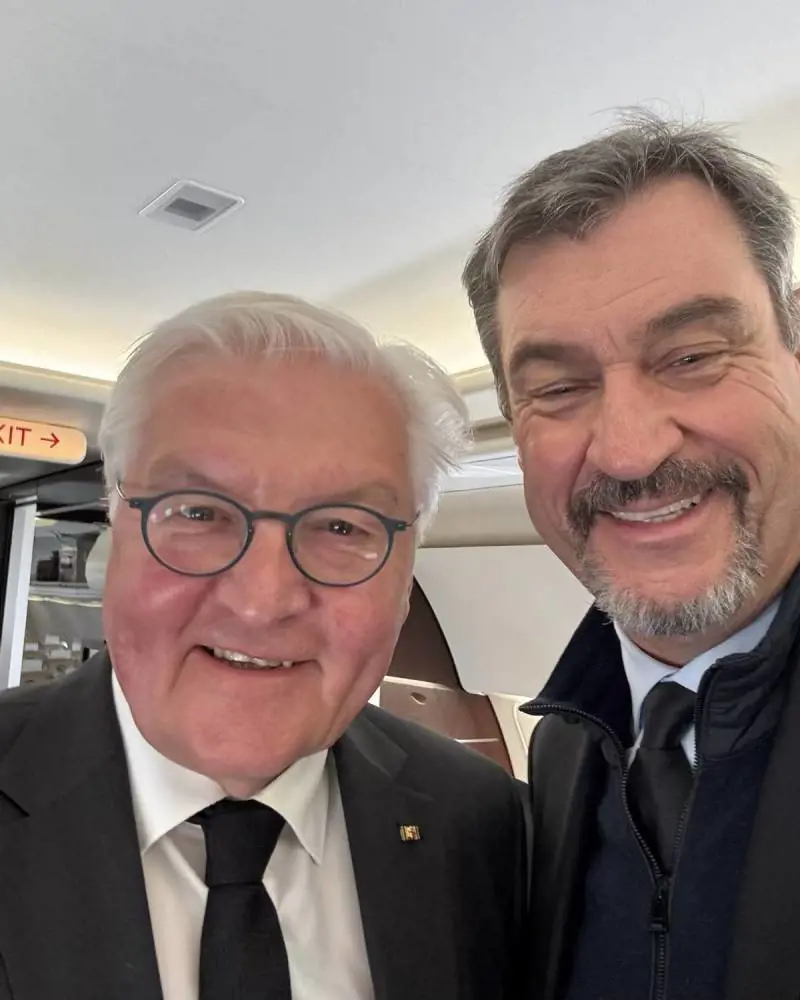 Steinmeier e Söder sorridenti al funerale di Papa Francesco, scoppia la polemica sui due politici tedeschi