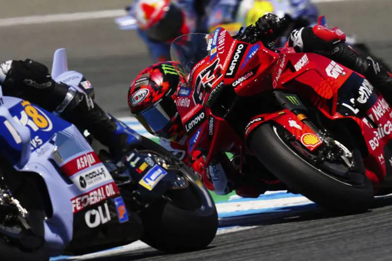 MotoGp, in Spagna domina a sorpresa Alex Marquez. Bagnaia solo terzo
