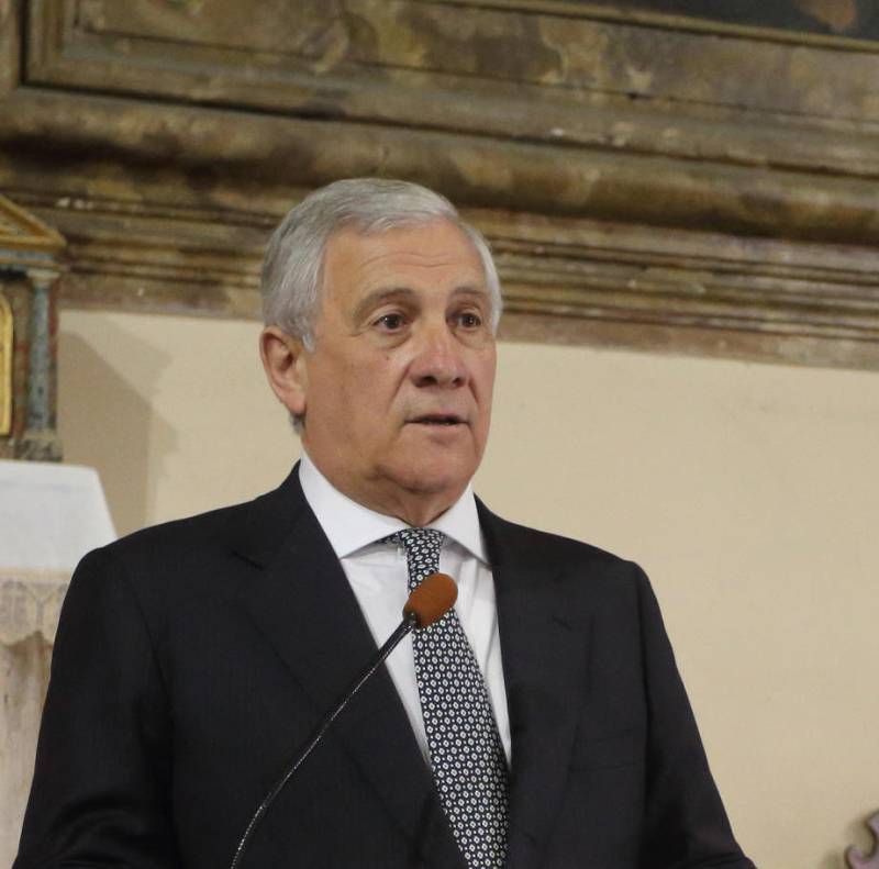Le vendite al dettaglio in flessione a marzo. Calano sia gli alimentari che le altre merci
