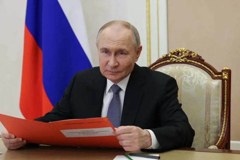 Faccia a faccia Xi-Putin. E Witkoff chiama lo Zar
