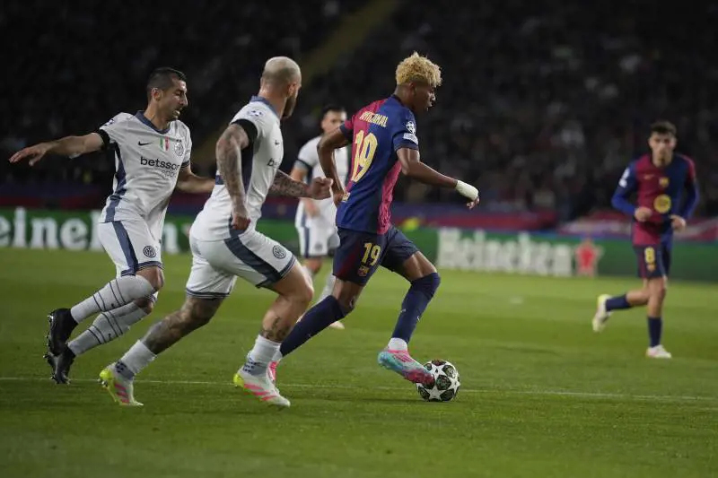 Gol e spettacolo al Montjuic, Barcellona-Inter finisce 3-3