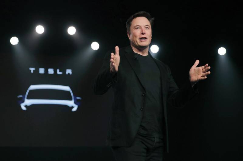 "Musk fatto fuori", "Falso". Il giallo del nuovo Ceo di Tesla