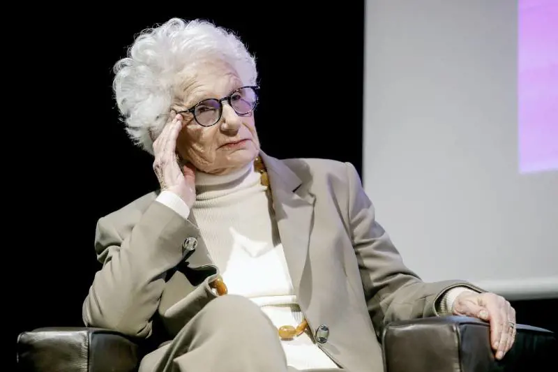 Liliana Segre, 80 anni fa la sua liberazione con un'albicocca americana