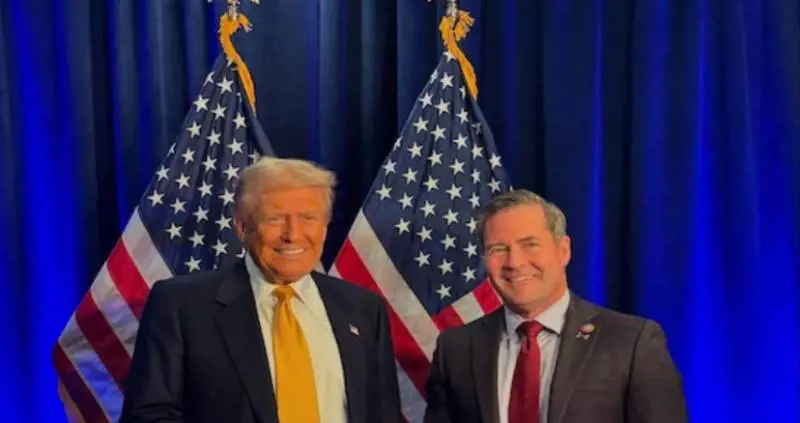 Donald Trump e Mike Waltz (Fonte: NDTV)