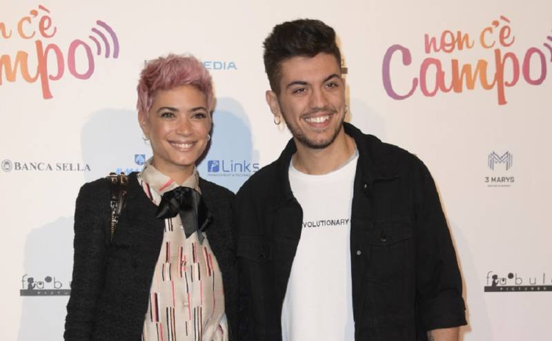 Amici, le telecamere, l'incompatibilità: la storia d'amore tra Elodie e Lele Esposito