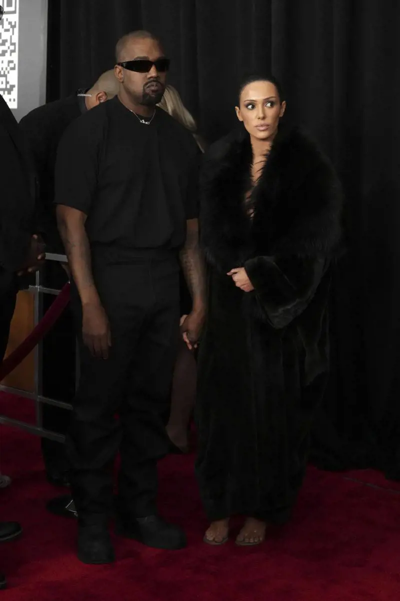 Kanye West fa causa al suo ex dentista: "Diventato dipendente dal protossido d'azoto"