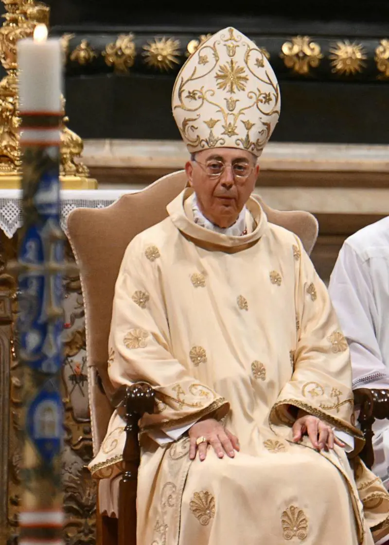 Il cardinale francese che annuncerà il nome del nuovo Pontefice