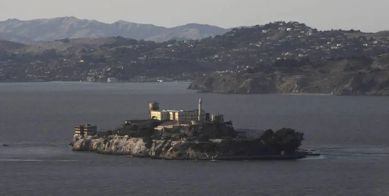 Le fughe, gli squali nella baia e Al Capone: i miti della prigione di Alcatraz