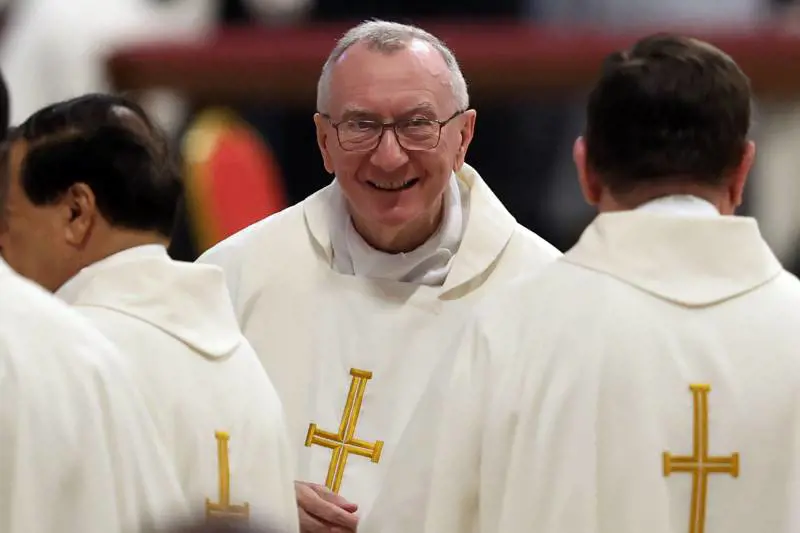 Negoziati, Parolin "offre" il Vaticano