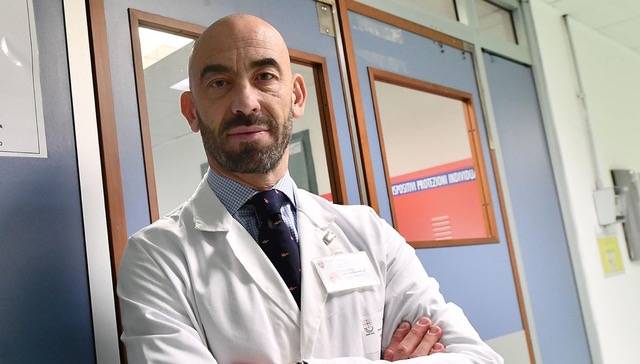 "Bassetti è stato ucciso". Ma il servizio del tg è un fake: scatta la denuncia del medico