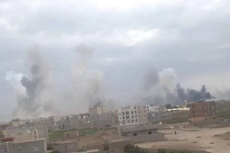 Israele attacca ancora gli Houthi: bombardato l'aeroporto della capitale yemenita